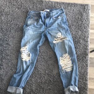 Distressed boyfriend jeans